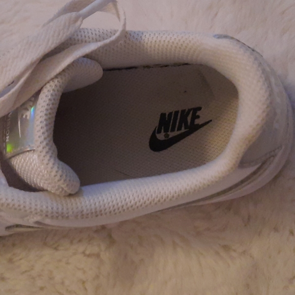 SILVER NIKE COURT VISON - Picture 3 of 9